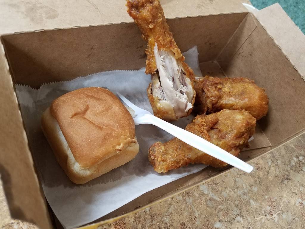 Yogi Bear Honey Fried Chicken | restaurant | 514 S 5th St, Hartsville, SC 29550, USA | 8433327031 OR +1 843-332-7031