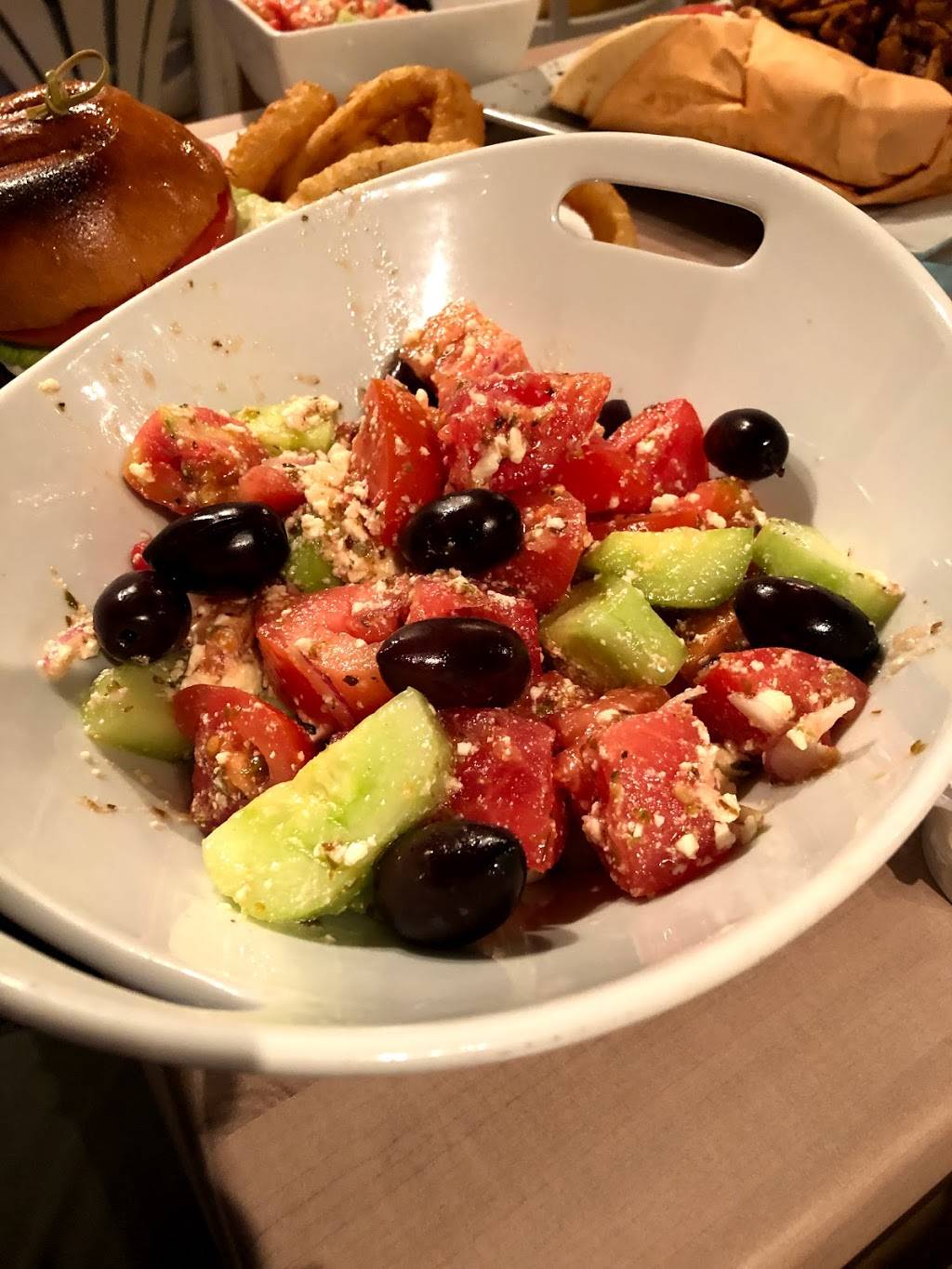 Restaurant Souvlaki 7 | restaurant | 239 Rue Principale, Saint-Sauveur, QC J0R 1R0, Canada | 4507443355 OR +1 450-744-3355