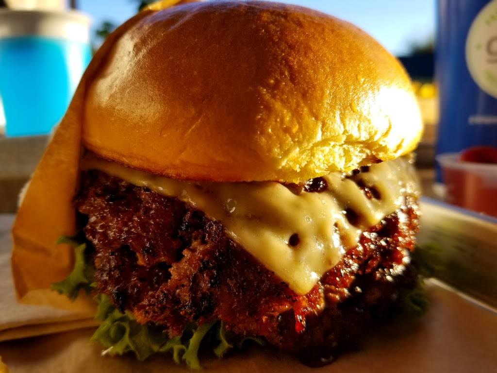 Graze Premium Burgers | restaurant | 5635 E Broadway Blvd, Tucson, AZ 85711, USA | 5203472159 OR +1 520-347-2159