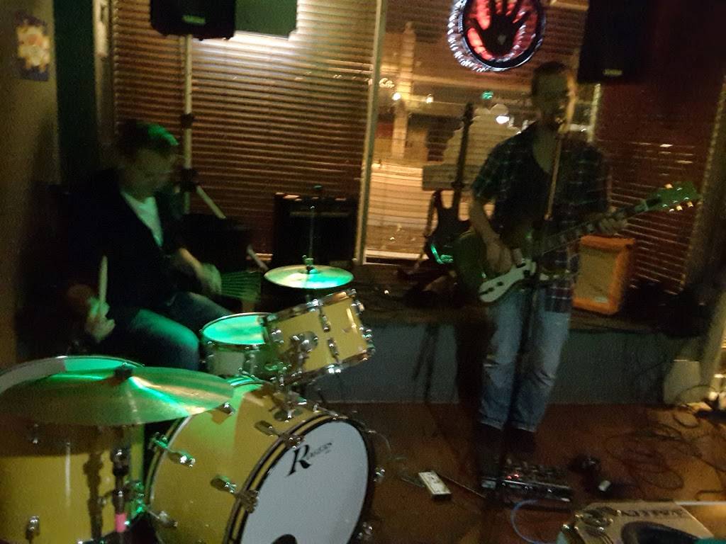 The Social Room | restaurant | 2261 Lee Rd, Cleveland Heights, OH 44118, USA | 2163210736 OR +1 216-321-0736