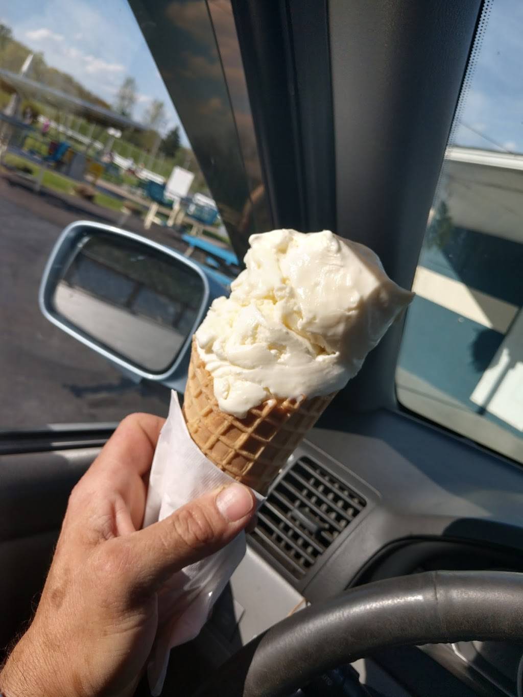New Baltimore Ice Cream | restaurant | 2939-3271 Edison St NW, Uniontown, OH 44685, USA | 3308521475 OR +1 330-852-1475