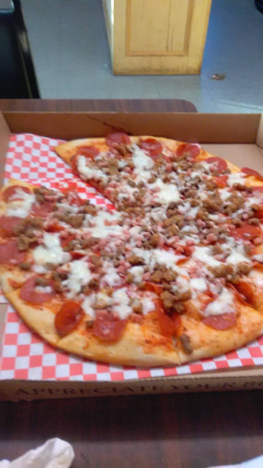 Cheps pizza and burgers | restaurant | 615 N Avenue G, Clifton, TX 76634, USA | 2546754000 OR +1 254-675-4000