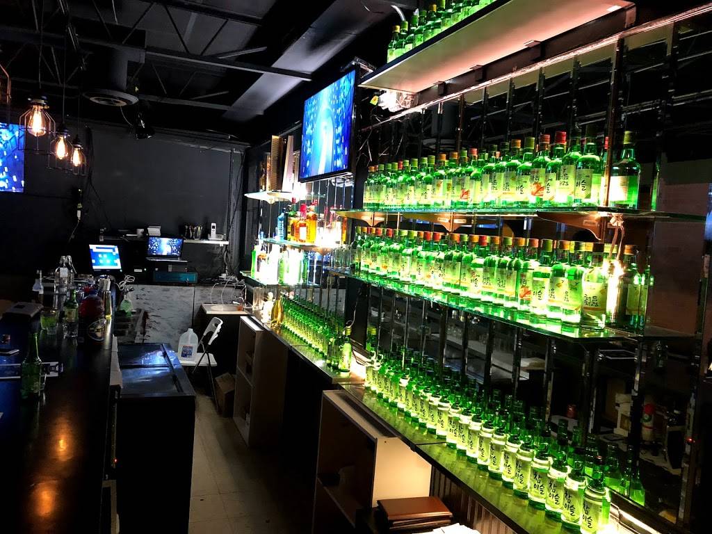 Greenlight Korean Pub& Karaoke | restaurant | 2519 W Peterson Ave, Chicago, IL 60659, USA | 8728062014 OR +1 872-806-2014