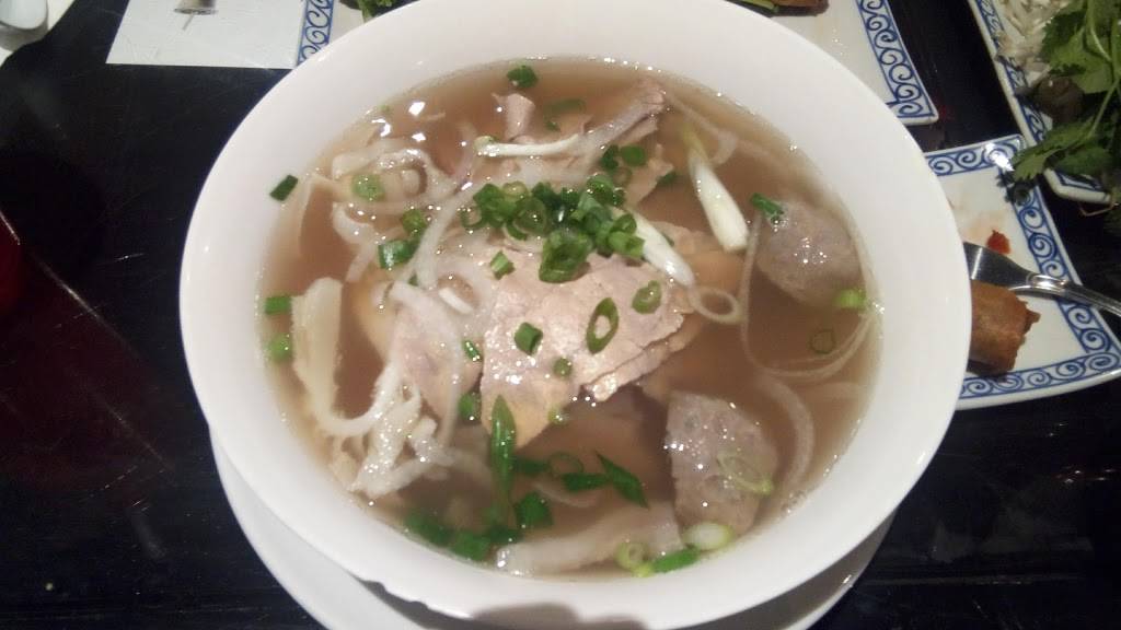 Viet Kitchen | restaurant | 20235 N Cave Creek Rd, Phoenix, AZ 85024, USA | 6027885535 OR +1 602-788-5535