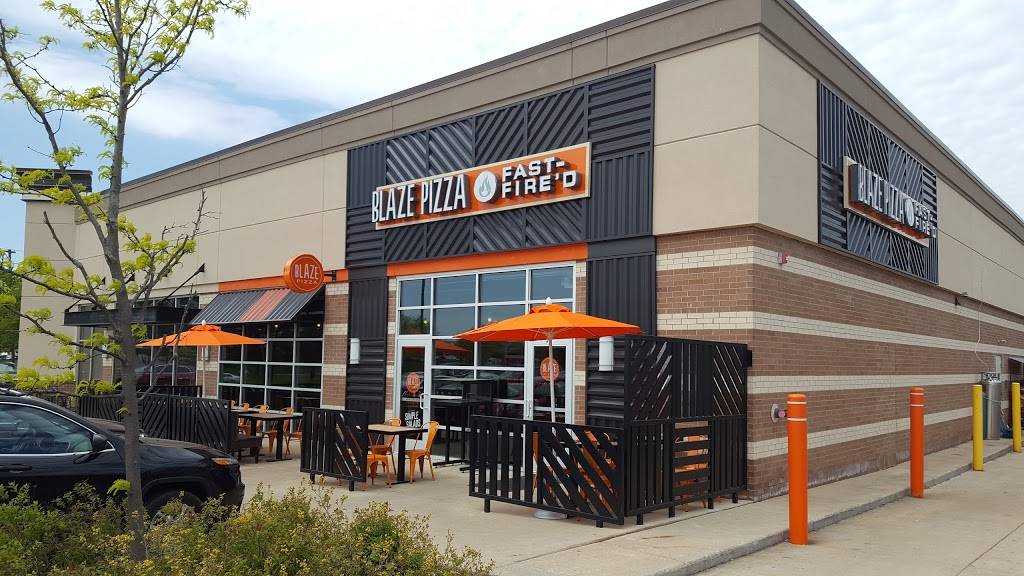 Blaze Pizza | meal takeaway | 980 W Eisenhower Pkwy, Ann Arbor, MI 48103, USA | 7342158078 OR +1 734-215-8078