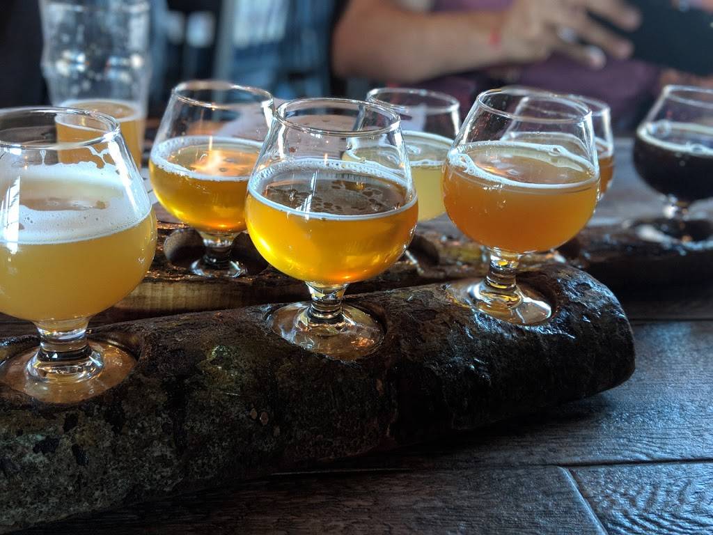 Arizona Wilderness Gilbert Brewpub | restaurant | 721 N Arizona Ave, Gilbert, AZ 85233, USA | 4804972739 OR +1 480-497-2739