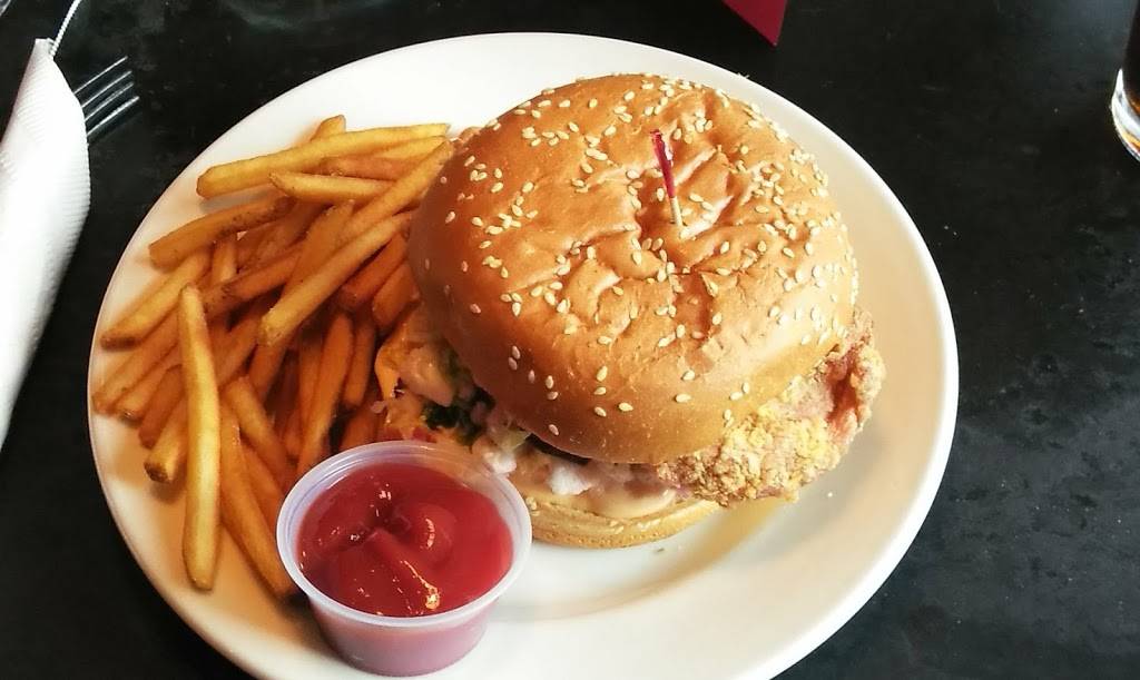 Horse Thieves Tavern | restaurant | 585 High St, Dedham, MA 02026, USA | 7817089185 OR +1 781-708-9185