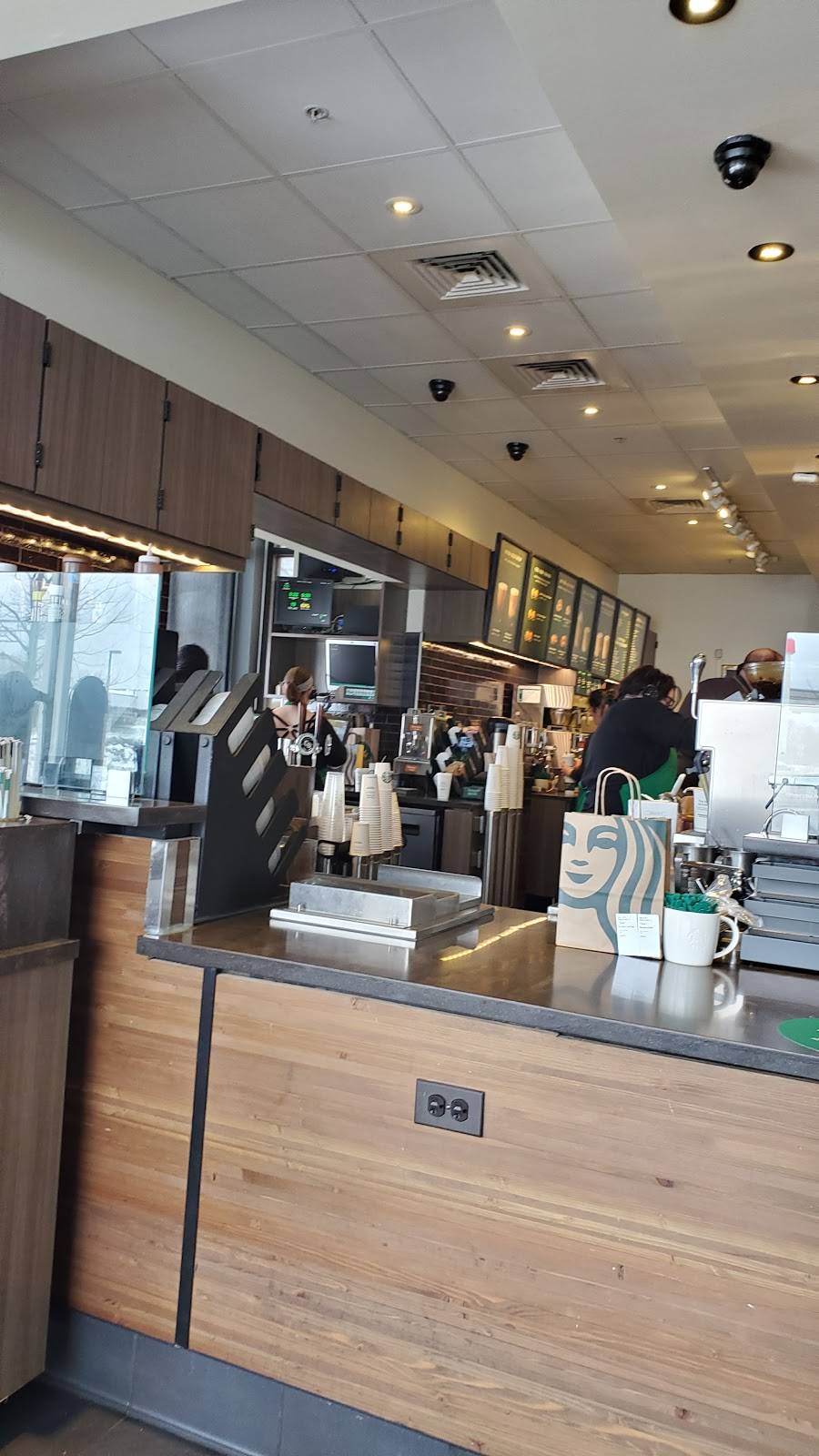 Starbucks | cafe | 1448 Naperville Wheaton Rd, Naperville, IL 60540, USA | 6303555884 OR +1 630-355-5884