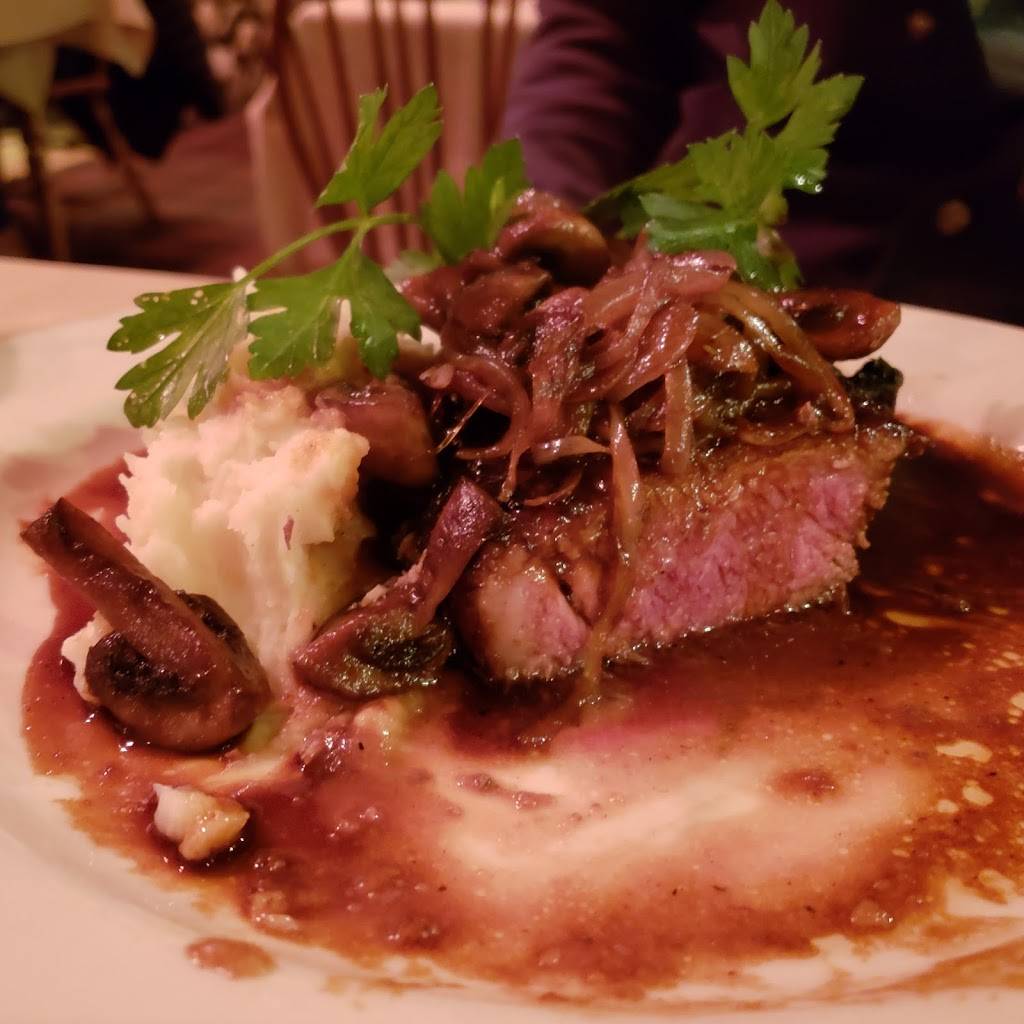 Louies On the Avenue | restaurant | 160 E Central Ave, Pearl River, NY 10965, USA | 8457354344 OR +1 845-735-4344