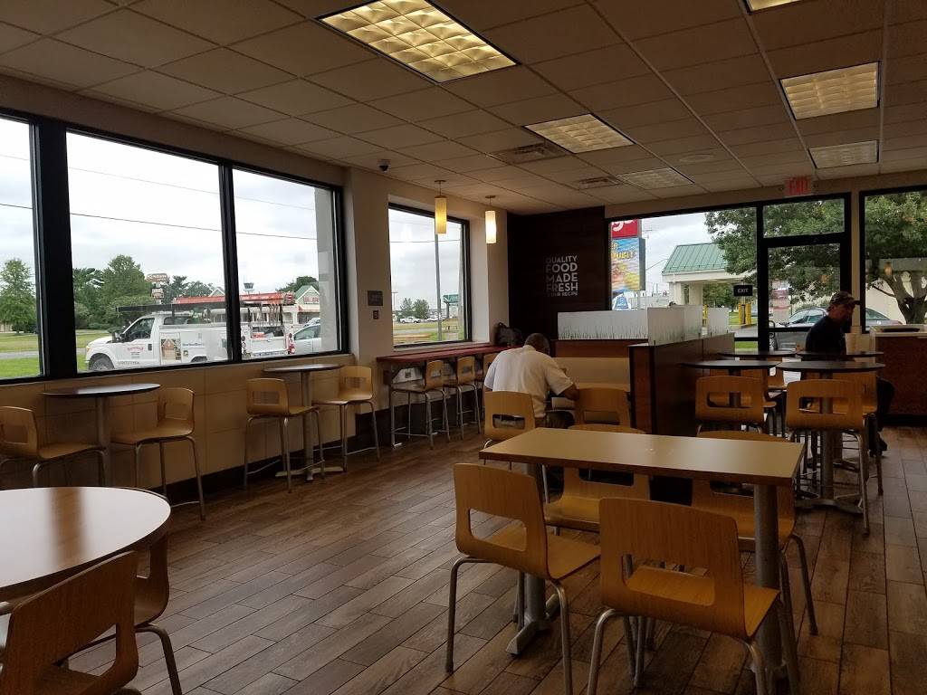 Wendys | restaurant | 140 N Dupont Hwy, New Castle, DE 19720, USA | 3023283037 OR +1 302-328-3037