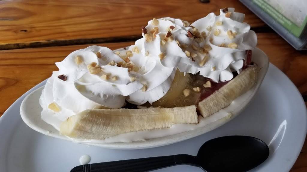 Roberts Frosty | restaurant | 35297 CA-41, Coarsegold, CA 93614, USA | 5596835022 OR +1 559-683-5022