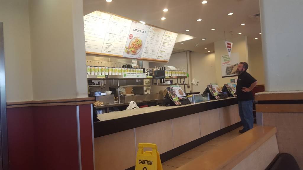 Baja Fresh Mexican Grill | restaurant | 3231-3233 Duke St, Alexandria, VA 22314, USA | 7038232888 OR +1 703-823-2888