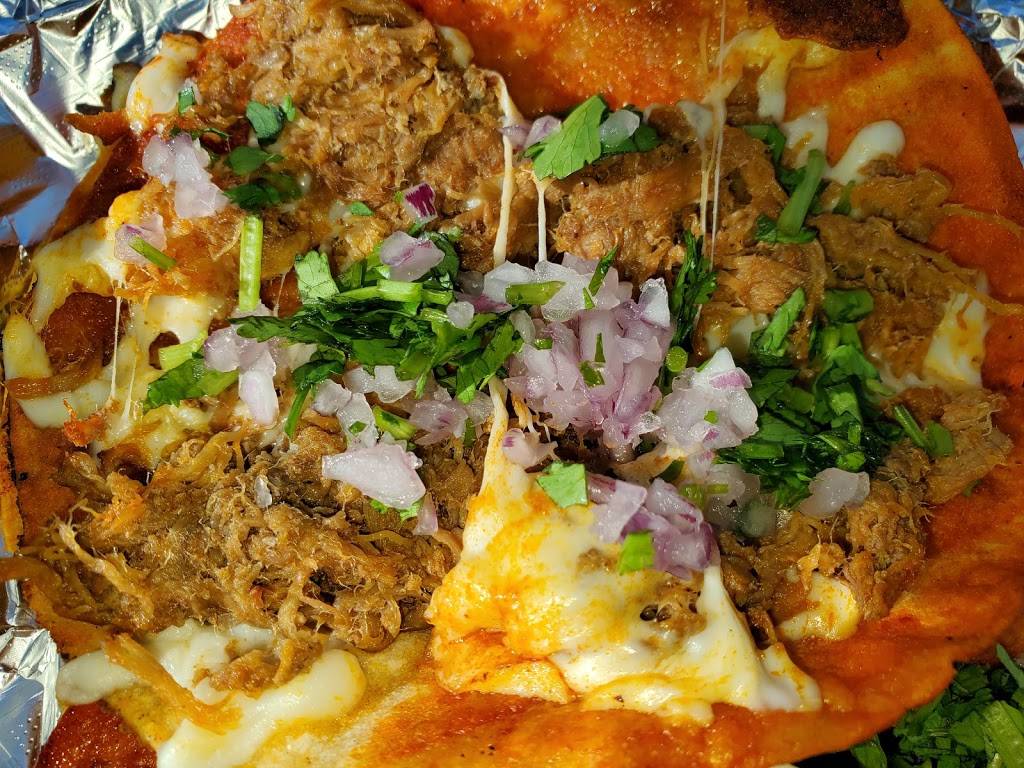 Birria Barrio | restaurant | 2710 S Presa St, San Antonio, TX 78210, USA | 2102894066 OR +1 210-289-4066