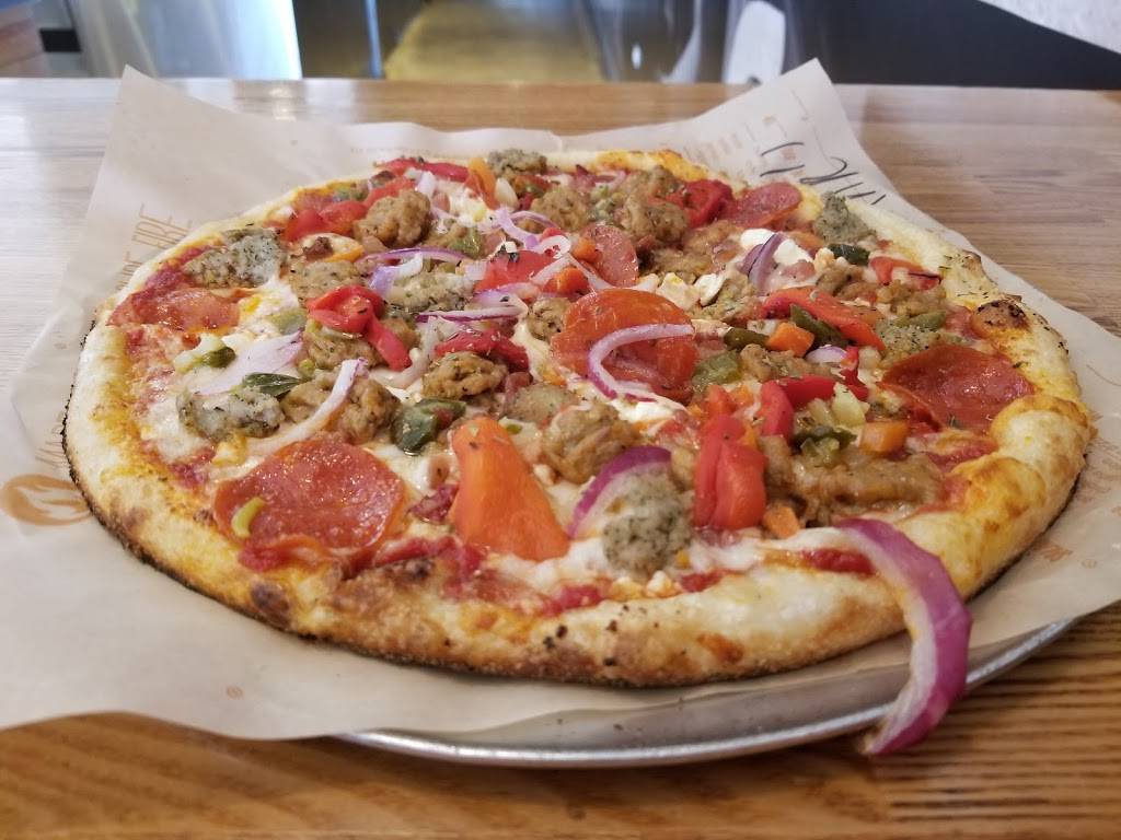 Blaze Pizza | meal takeaway | 6230 95th St, Oak Lawn, IL 60453, USA | 7082706059 OR +1 708-270-6059