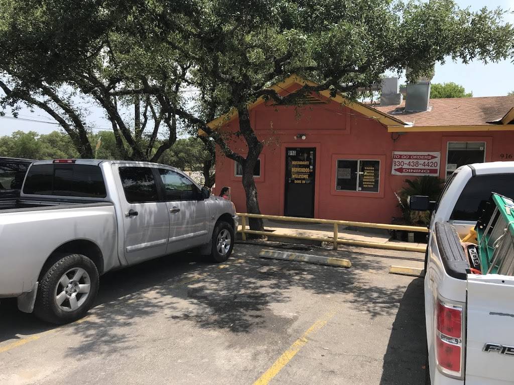 La Herradura | restaurant | 916 E Borgfeld Dr, San Antonio, TX 78260, USA | 8304384420 OR +1 830-438-4420