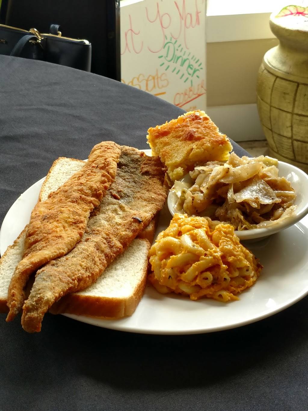 Shut Yo Mouf Soulfood | restaurant | 424 N Market St, Petersburg, VA 23803, USA | 8047048686 OR +1 804-704-8686