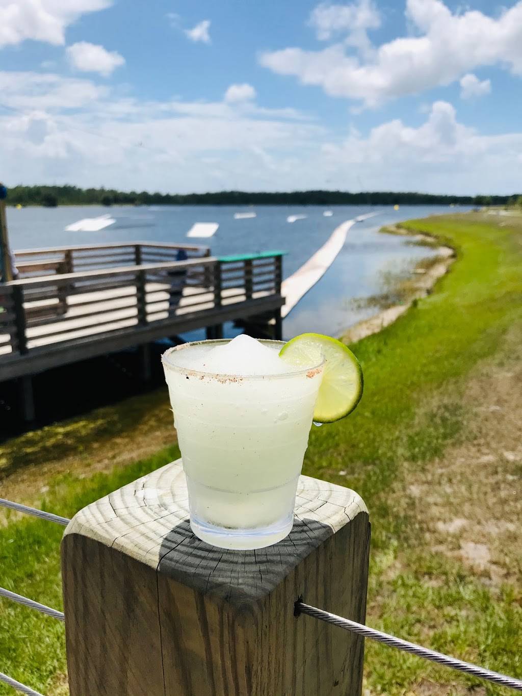 Splashes Bistro | restaurant | 14086 Centerline Dr, Orlando, FL 32827, USA | 4072329873 OR +1 407-232-9873