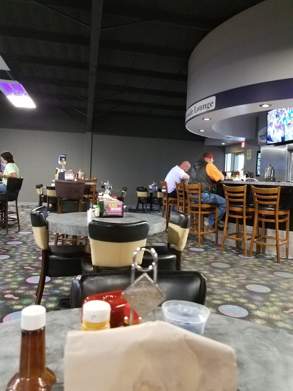 Landoll Lanes | restaurant | 2005 Center St, Marysville, KS 66508, USA | 7855628971 OR +1 785-562-8971