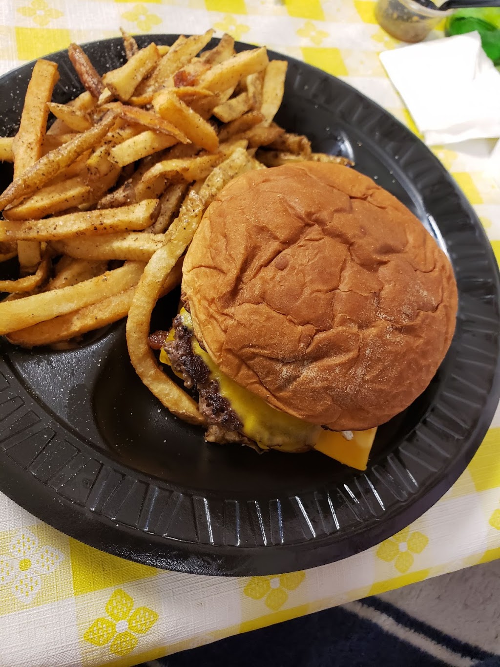 Butchs Bistro & BBQ | restaurant | 13118 Sorrento Rd, Pensacola, FL 32507, USA | 8504920007 OR +1 850-492-0007