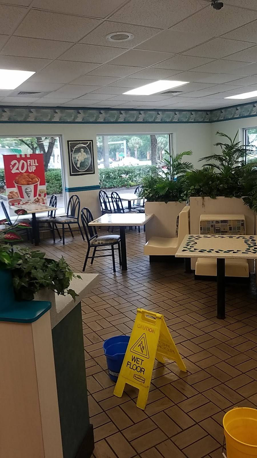 KFC | restaurant | 7007 US 301 S, Riverview, FL 33578, USA | 8137419833 OR +1 813-741-9833