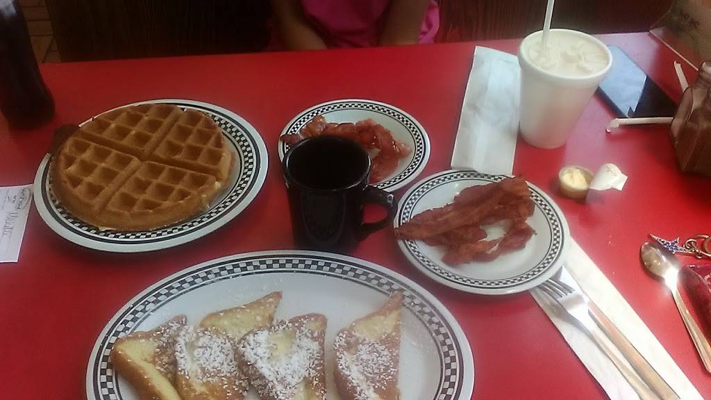 Royal Waffle King | restaurant | 503 G I Maddox Pkwy, Chatsworth, GA 30705, USA | 7066955099 OR +1 706-695-5099