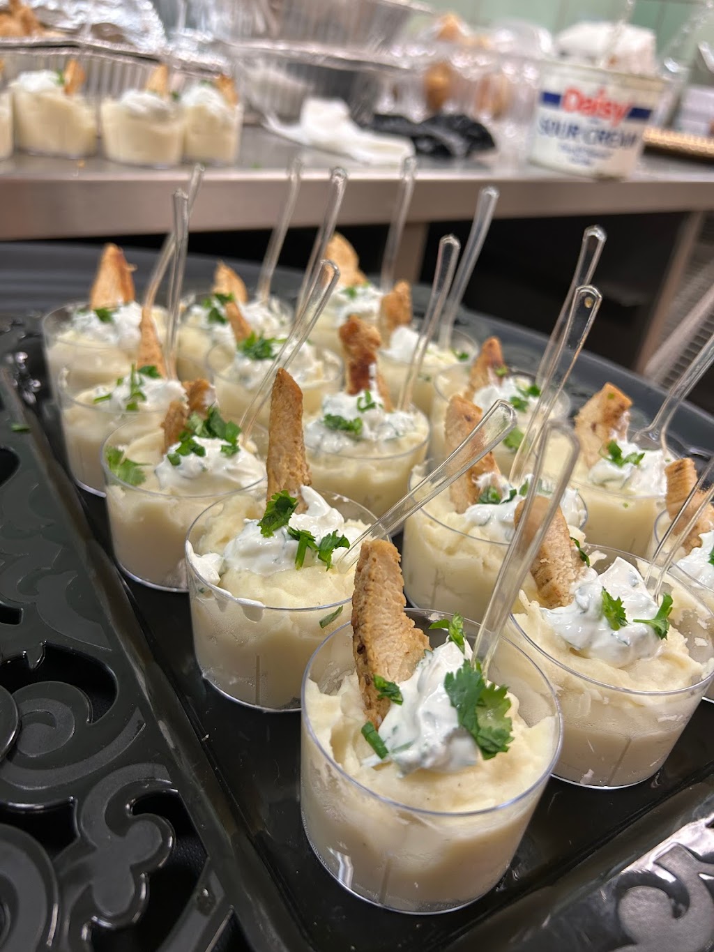 Bigg Bites Catering | restaurant | 1420 Washington Blvd, Detroit, MI 48226, USA | 3137840397 OR +1 313-784-0397