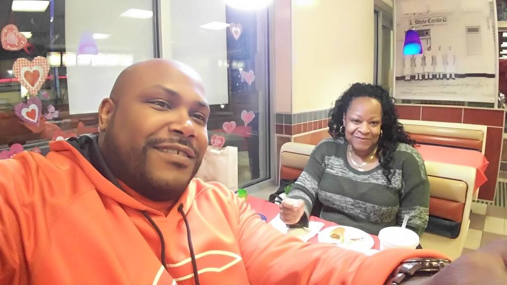 White Castle | restaurant | 15902 Kedzie Ave, Markham, IL 60426, USA | 7085968552 OR +1 708-596-8552