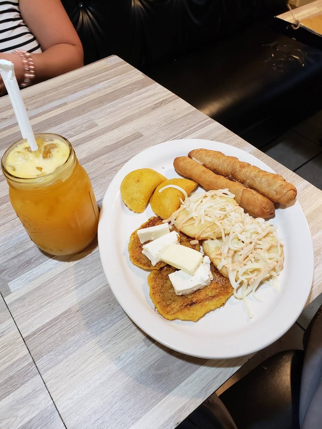 Pachanga Arepa | restaurant | 1991 Drew St #33765, Clearwater, FL 33765, USA | 7279067475 OR +1 727-906-7475