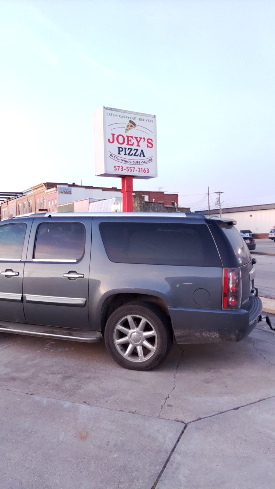 Joeys Pizza | restaurant | 201 S Maple St, Eldon, MO 65026, USA | 5735572163 OR +1 573-557-2163