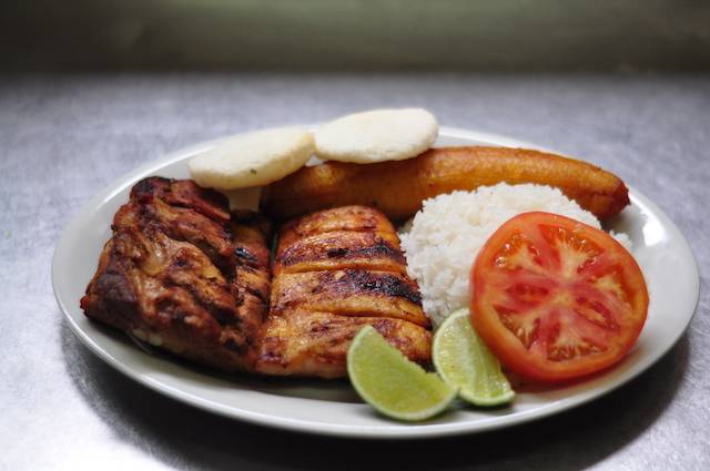 El Bochinche Restaurant | restaurant | 12743 SW 42nd St, Miami, FL 33175, USA | 3054807667 OR +1 305-480-7667