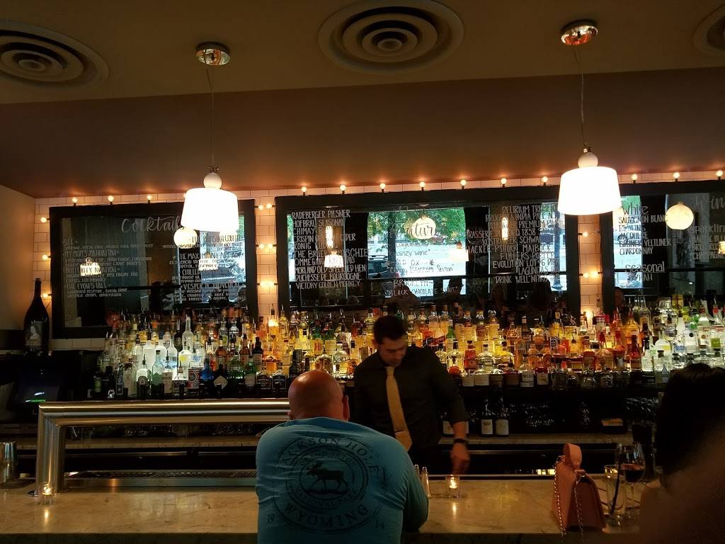 Lyon Hall | restaurant | 3100 Washington Blvd, Arlington, VA 22201, USA | 7037417636 OR +1 703-741-7636