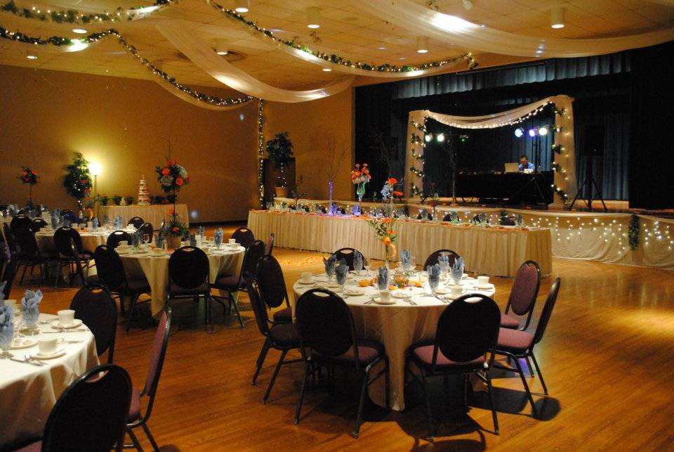 Ukrainian American Community Center | restaurant | 301 NE Main St, Minneapolis, MN 55413, USA | 6123791956 OR +1 612-379-1956