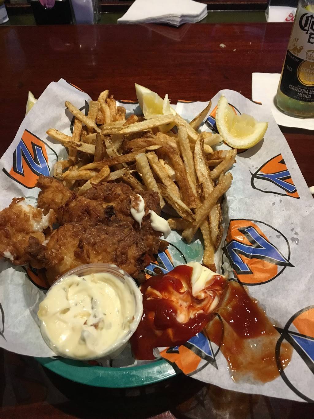 Zipps Sports Grill | restaurant | 7551 E Camelback Rd, Scottsdale, AZ 85251, USA | 4809709507 OR +1 480-970-9507