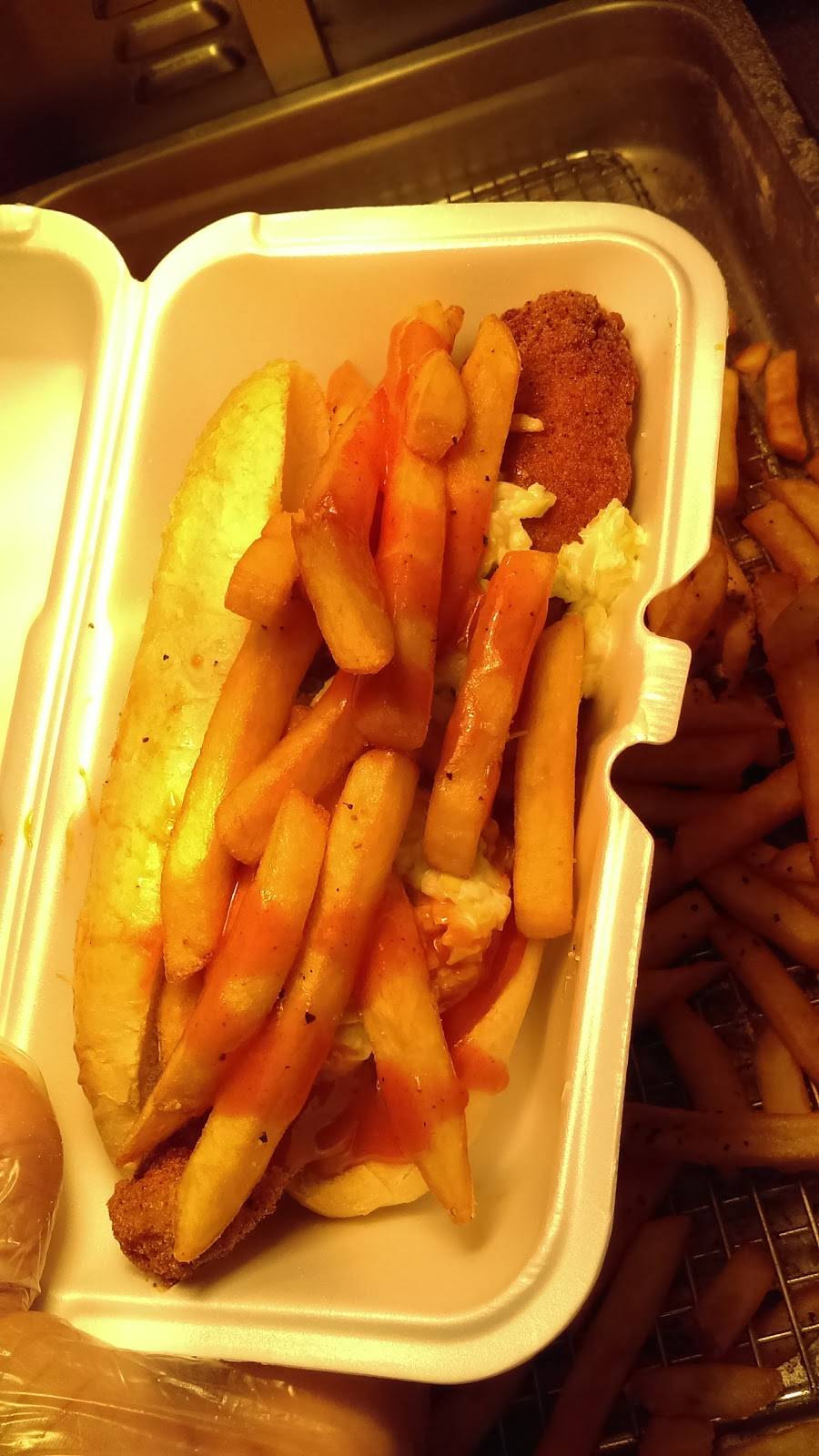 Dels Wings N Things | restaurant | 5141 Turney Rd, Garfield Heights, OH 44125, USA | 2166268220 OR +1 216-626-8220