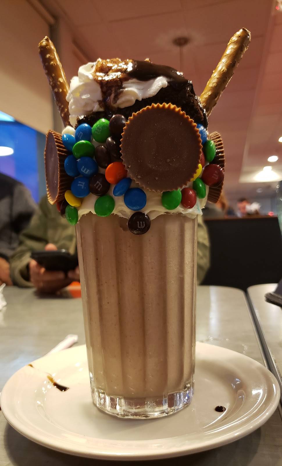 Friendlys | restaurant | 307 State Rd, North Dartmouth, MA 02747, USA | 5089949657 OR +1 508-994-9657