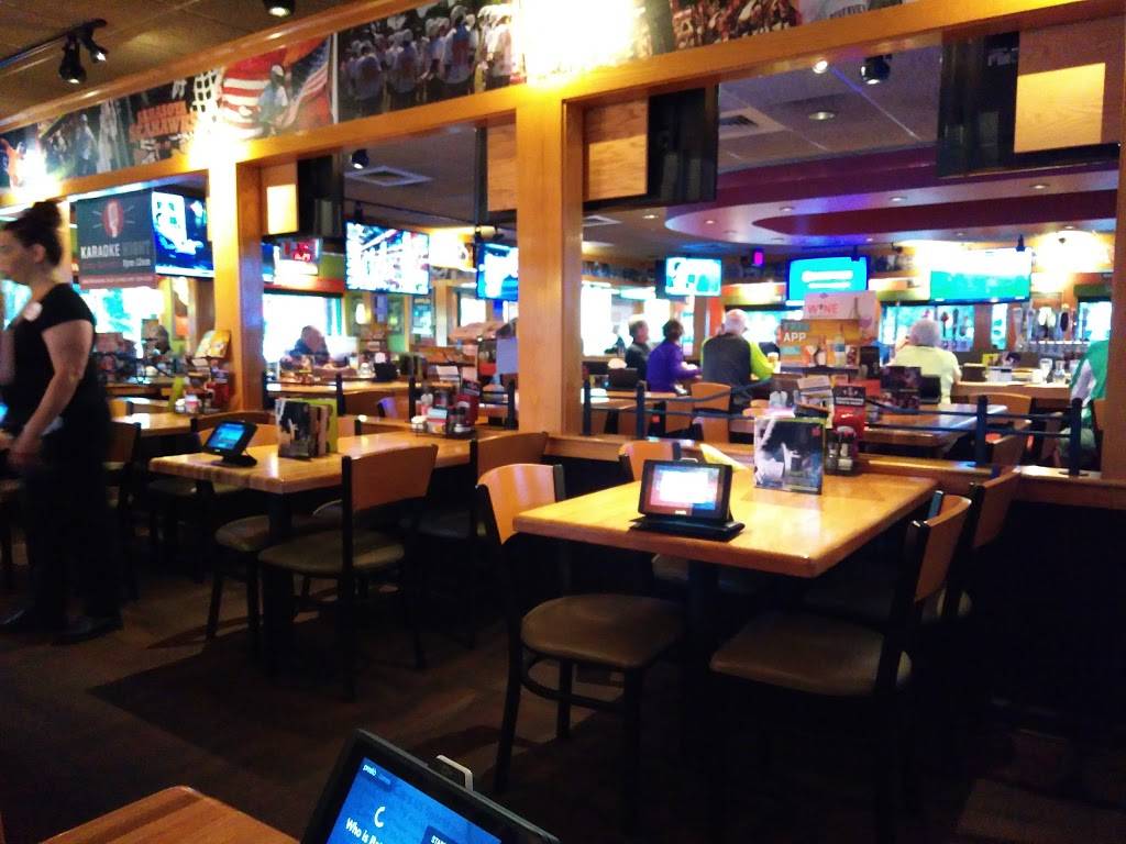 Applebees Grill + Bar | restaurant | 5490 Clark Rd, Sarasota, FL 34233, USA | 9419252595 OR +1 941-925-2595