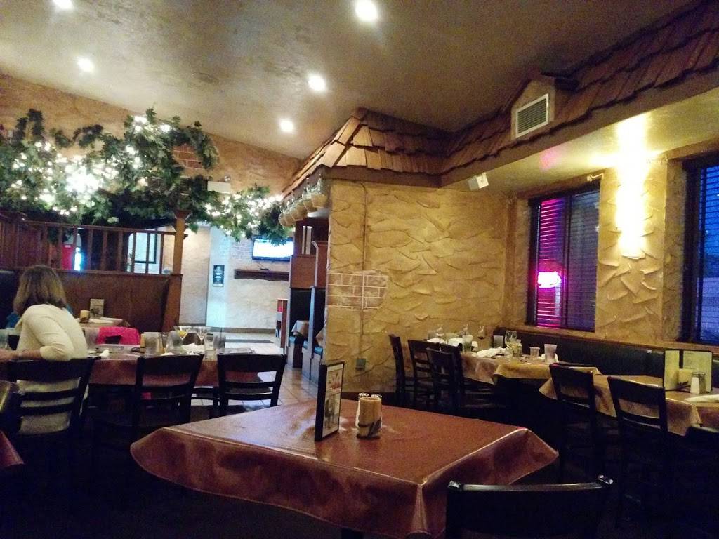 Salutos Pizza & Pasta | restaurant | 7680 Grand Ave, Gurnee, IL 60031, USA | 8473566900 OR +1 847-356-6900