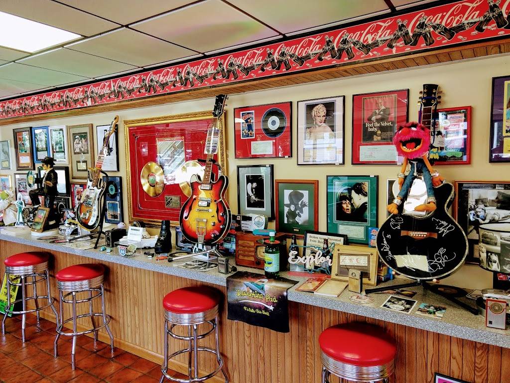 Launching Pad Drive-In | restaurant | 810 E Baltimore St, Wilmington, IL 60481, USA | 8154766535 OR +1 815-476-6535