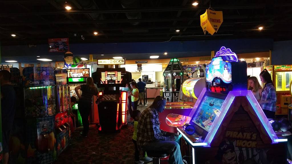 Mulligan Family Fun Center | restaurant | 525 W Ave P-4, Palmdale, CA 93551, USA | 6612731407 OR +1 661-273-1407