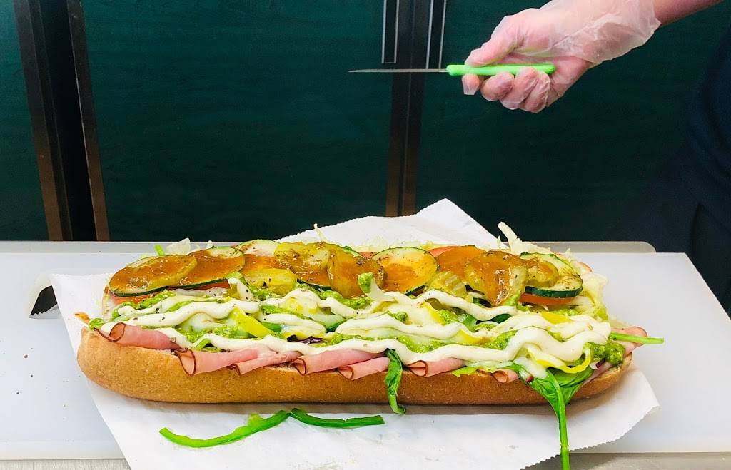 Subway Restaurants | restaurant | 7836 Market Blvd, Chanhassen, MN 55317, USA | 9529346056 OR +1 952-934-6056