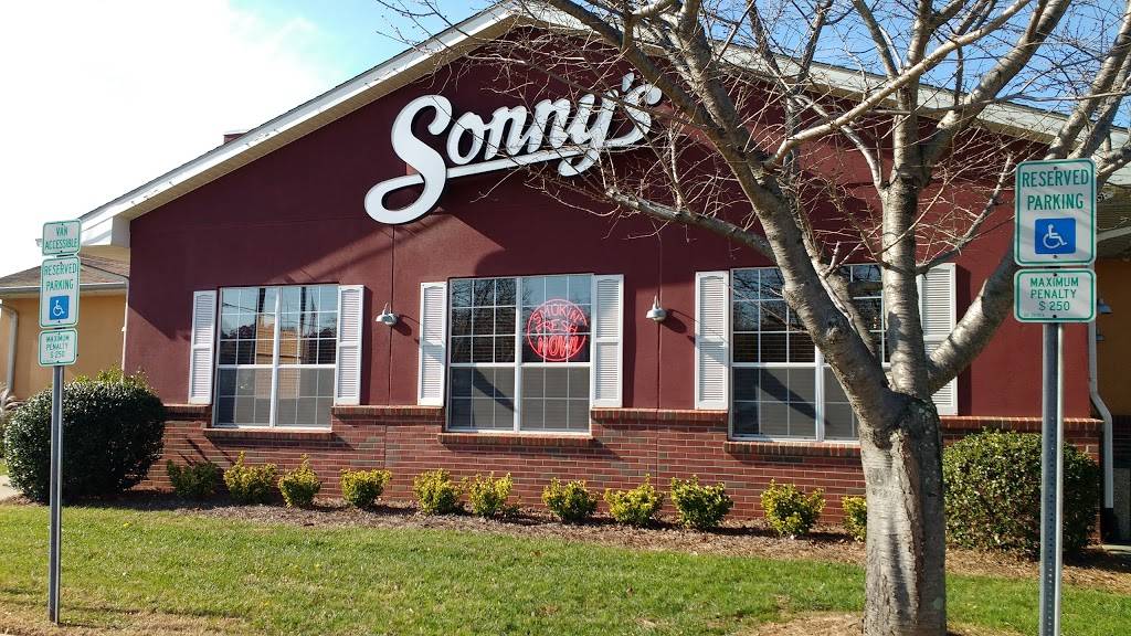 Sonnys BBQ | restaurant | 328 W Plaza Dr, Mooresville, NC 28117, USA | 7046620761 OR +1 704-662-0761