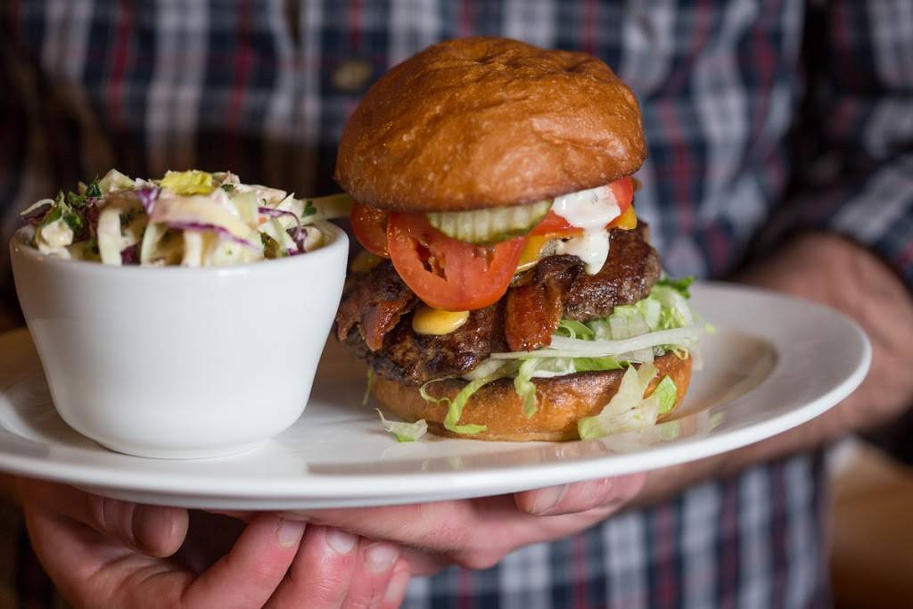 Lighthouse Restaurant & Bar | restaurant | 10808 NW St Helens Rd, Portland, OR 97231, USA | 5032408827 OR +1 503-240-8827