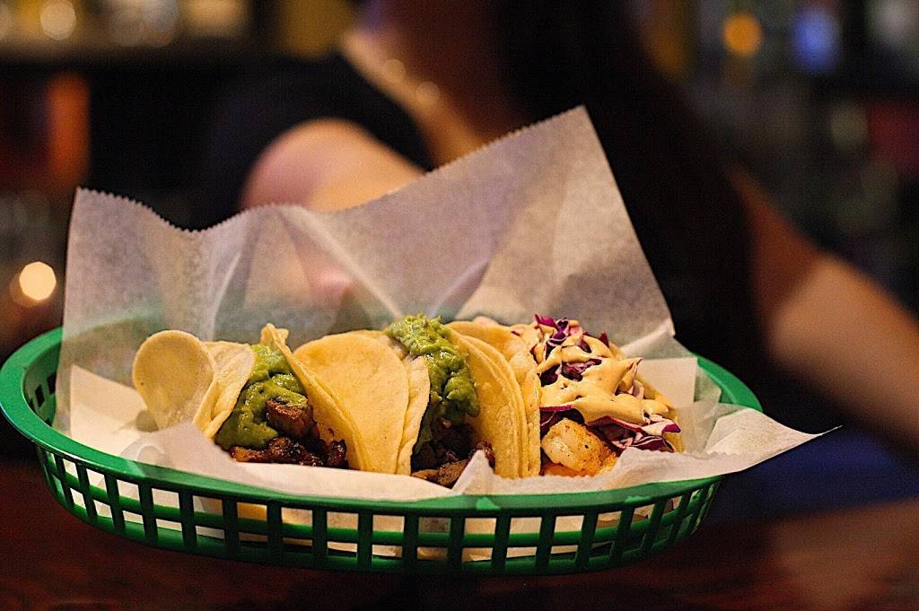 Guedos Taco Shop | restaurant | 3107 S Gilbert Rd, Gilbert, AZ 85295, USA | 4806218280 OR +1 480-621-8280