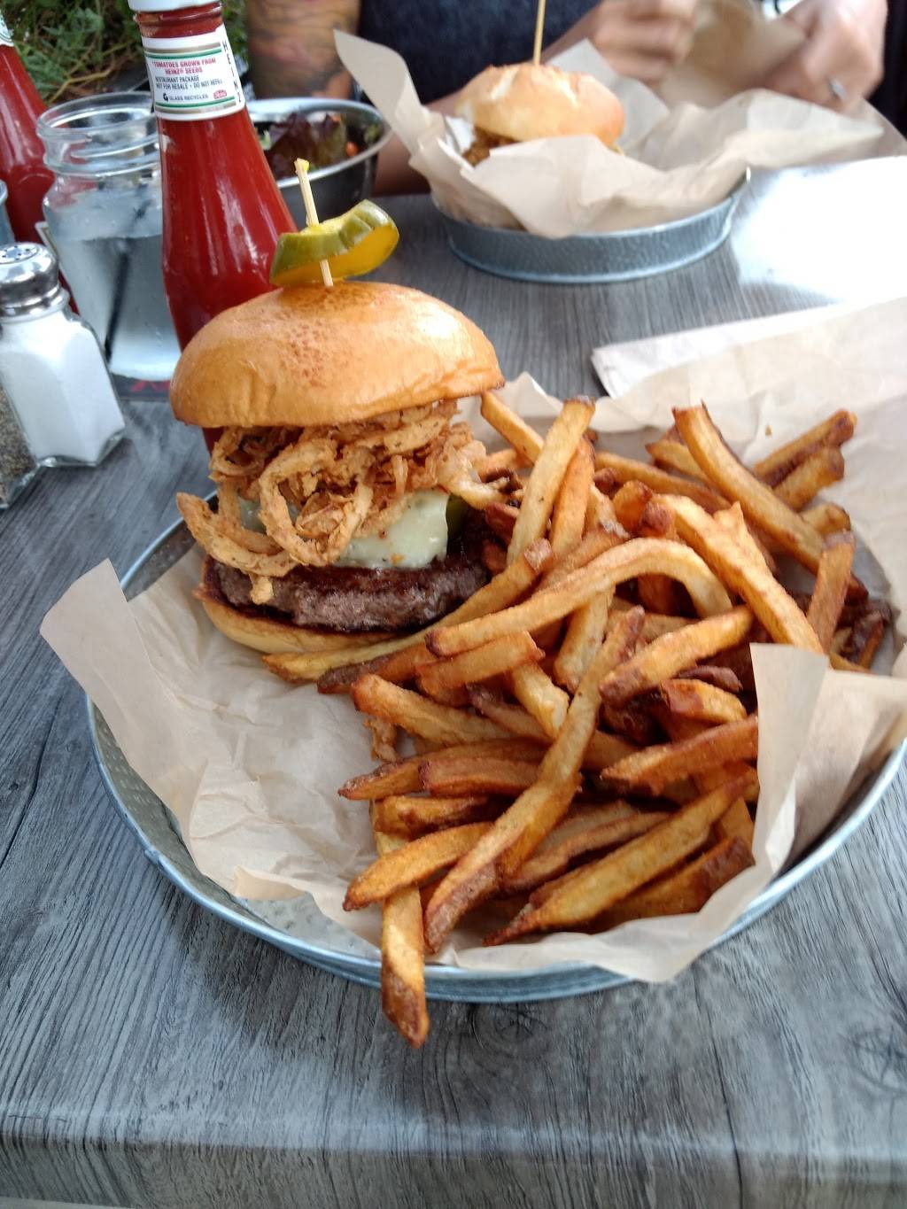 Broderick Roadhouse | restaurant | 1548 Bonanza St, Walnut Creek, CA 94596, USA | 9259456960 OR +1 925-945-6960