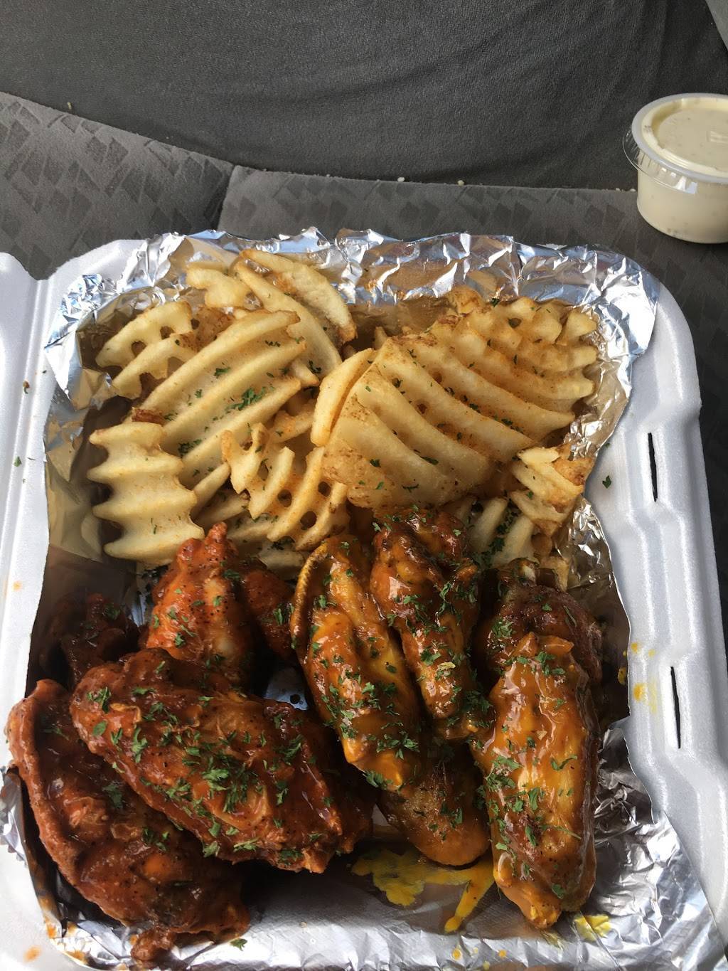 Wingz University | restaurant | 407 Fair Rd, Statesboro, GA 30458, USA | 9124890815 OR +1 912-489-0815