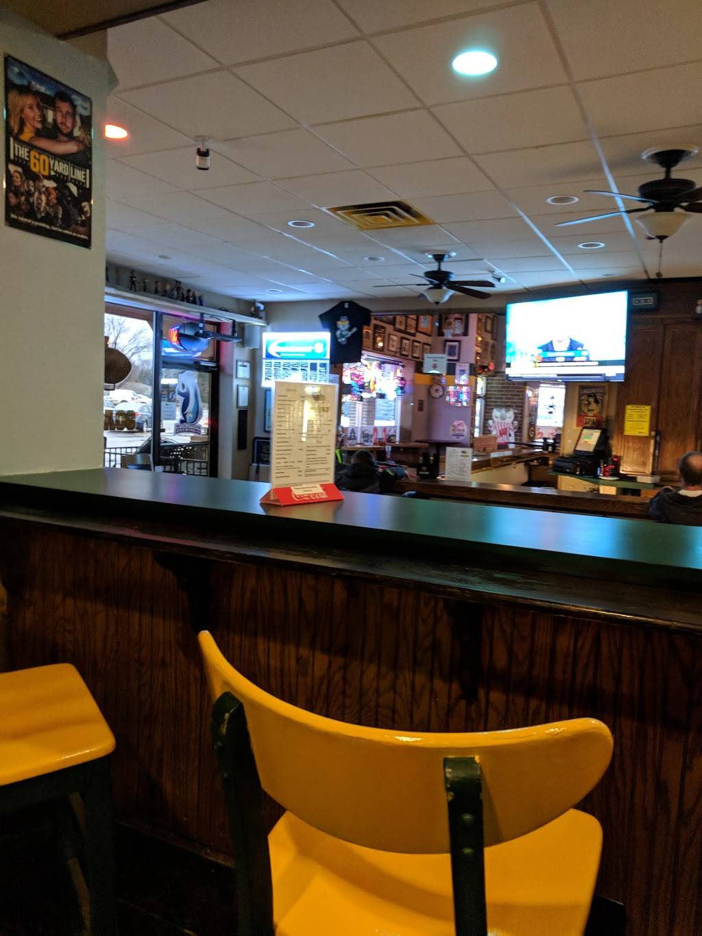 DJs Goalpost Sports Bar and Grill | restaurant | N81W15094 Appleton Ave, Menomonee Falls, WI 53051, USA | 2622551795 OR +1 262-255-1795