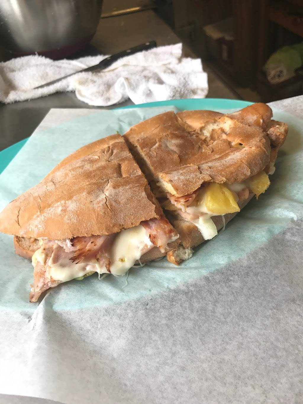 Super Tortas Y Refresqueria | restaurant | 507 S Danville St, Willis, TX 77378, USA | 9367018369 OR +1 936-701-8369