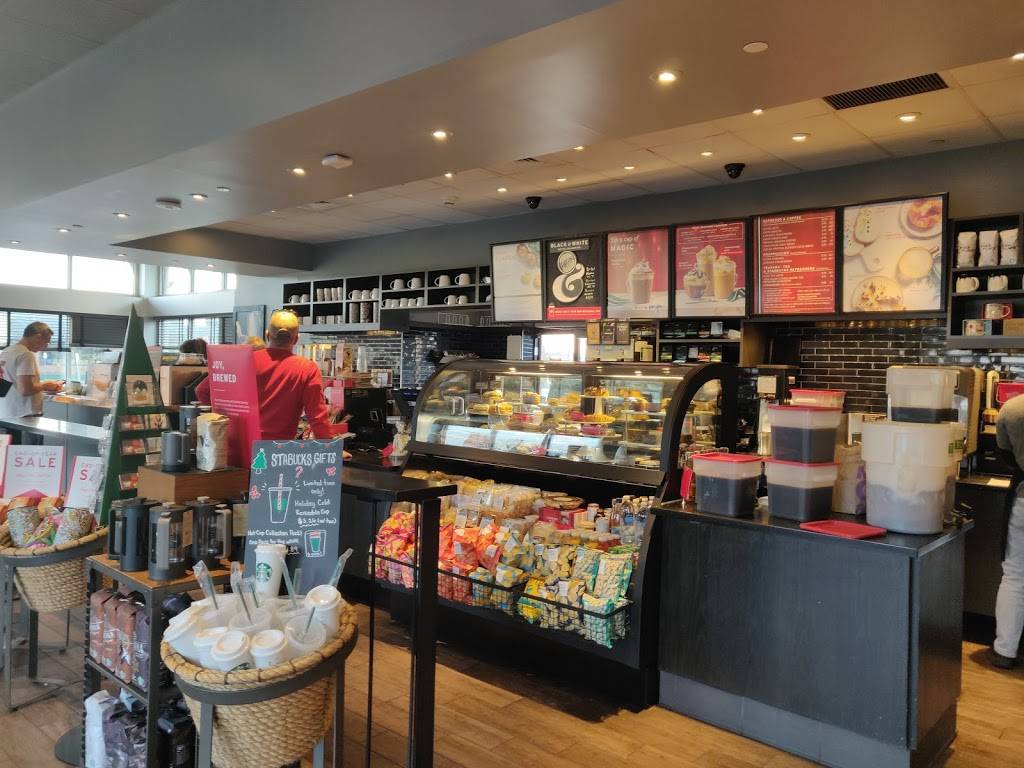 Starbucks | cafe | 2693 Hempstead Turnpike, Levittown, NY 11756, USA | 5167965609 OR +1 516-796-5609