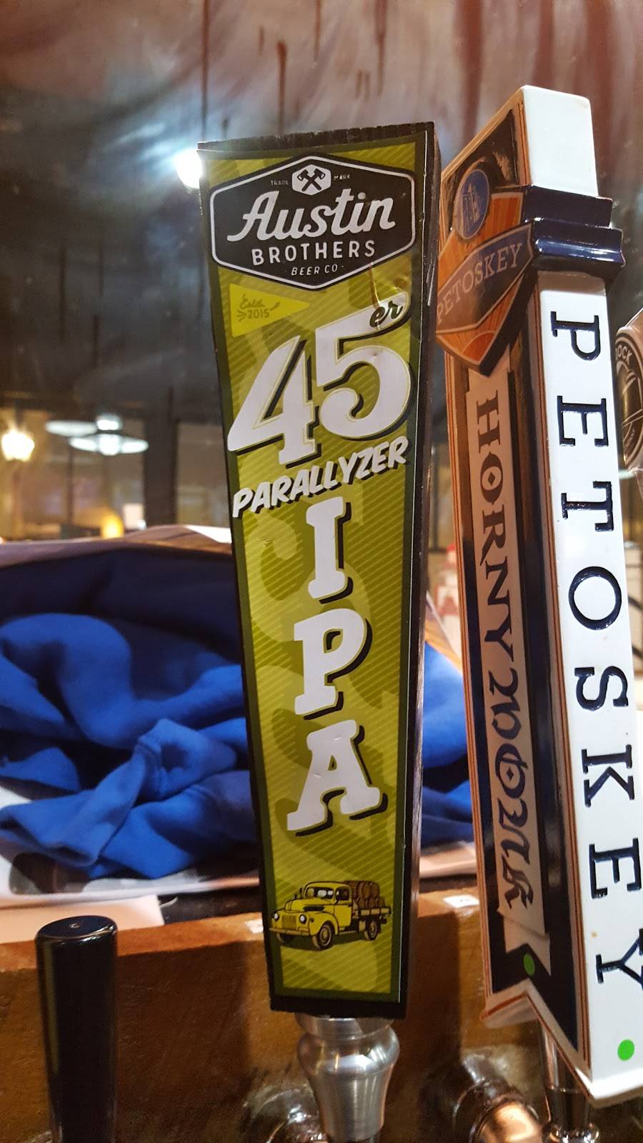 Draught House | restaurant | 7463 Main St, Mackinac Island, MI 49757, USA | 9068479911 OR +1 906-847-9911