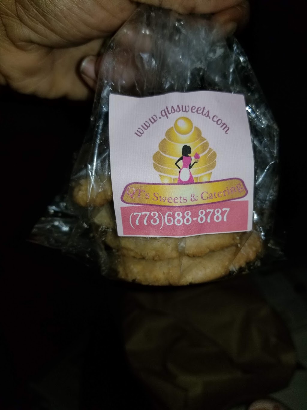 Dirty Tiffs Cafe | restaurant | 225 E 47th St, Chicago, IL 60653, USA | 7739663451 OR +1 773-966-3451